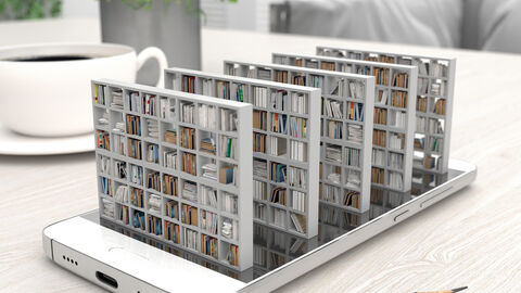Symbolbild - Bildmontage - Bücherregale, die auf einem Handybildschirm stehen
