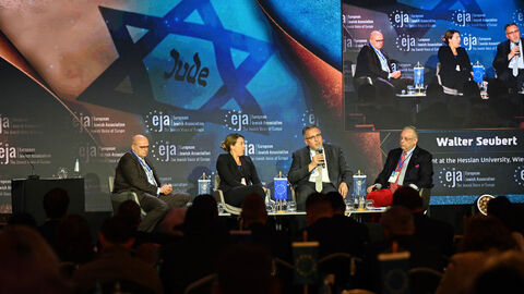 Runde mit Präsident Neumann links und Dr. Seubert 2. von rechts